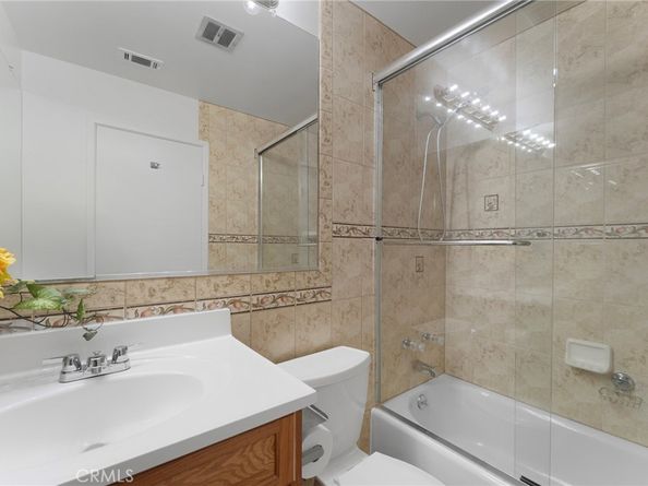 978 W Calle Del Sol 2, Azusa CA 91702