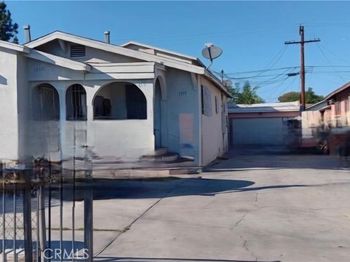 1715 E 70th