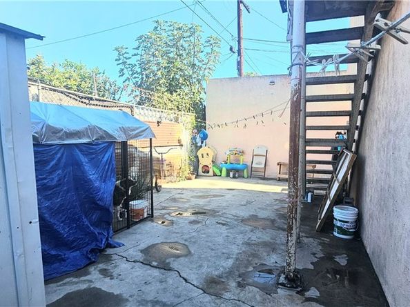 1715 E 70th, Los Angeles CA 90001