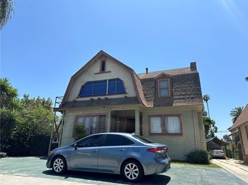 1166 W 39th Place