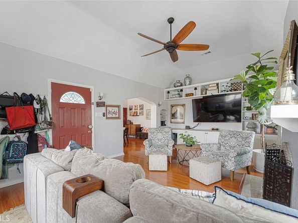 1848 W 70th Street, Los Angeles CA 90047