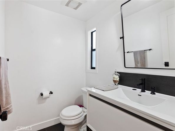 19651 Marilla Street, Northridge CA 91324