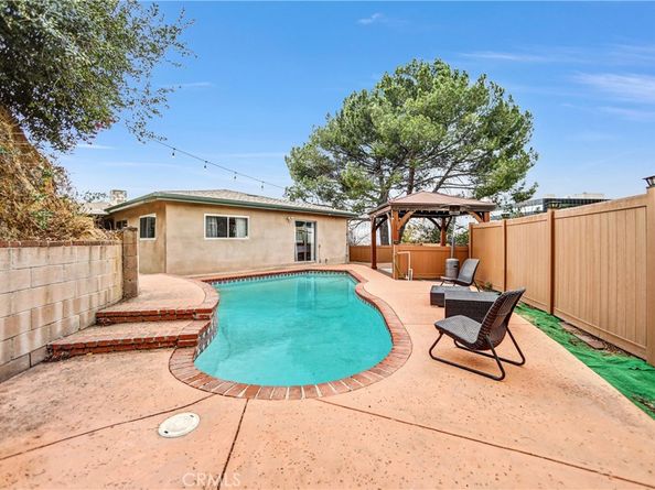 1480 Glengarry Road, Pasadena CA 91105