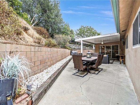 1480 Glengarry Road, Pasadena CA 91105