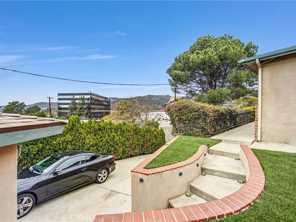 1480 Glengarry Road, Pasadena CA 91105