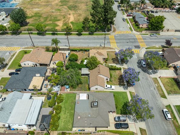 305 S Angeleno Avenue, Azusa CA 91702