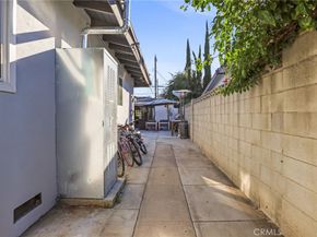 20422 Schoenborn, Winnetka CA 91306