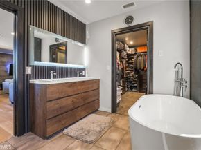 20422 Schoenborn, Winnetka CA 91306