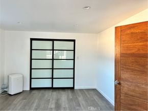 20422 Schoenborn, Winnetka CA 91306