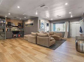 20422 Schoenborn, Winnetka CA 91306