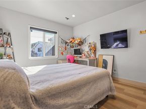 20422 Schoenborn, Winnetka CA 91306