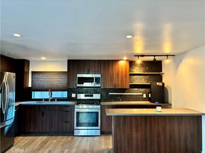 20422 Schoenborn, Winnetka CA 91306