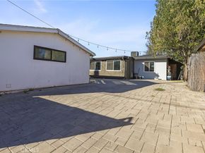 20422 Schoenborn, Winnetka CA 91306