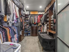 20422 Schoenborn, Winnetka CA 91306