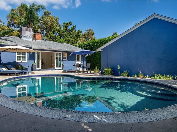 1520 W Riverside Drive W, Burbank CA 91506