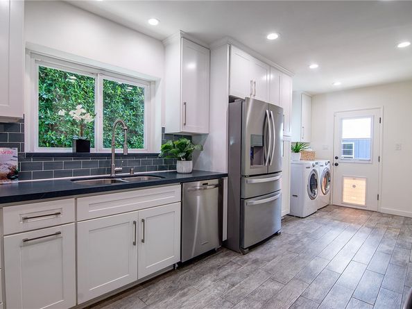 1520 W Riverside Drive W, Burbank CA 91506