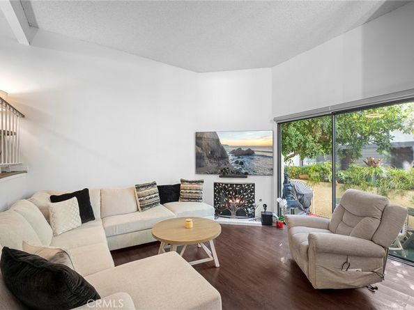 21145 Lassen 3, Chatsworth CA 91311