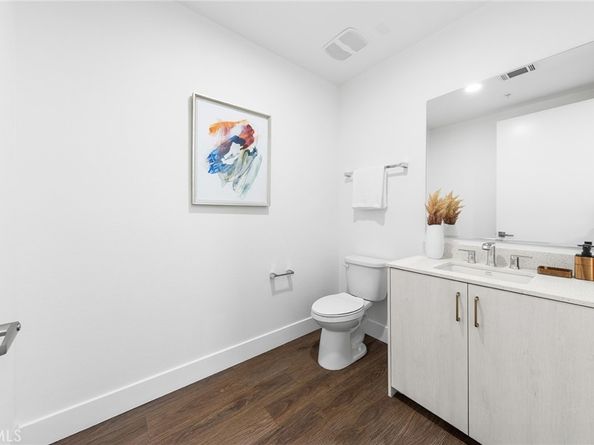 709 E Walnut Street 214, Pasadena CA 91101