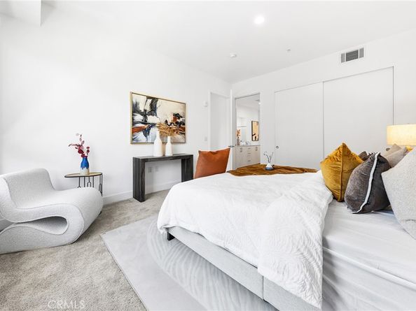 709 E Walnut Street 214, Pasadena CA 91101