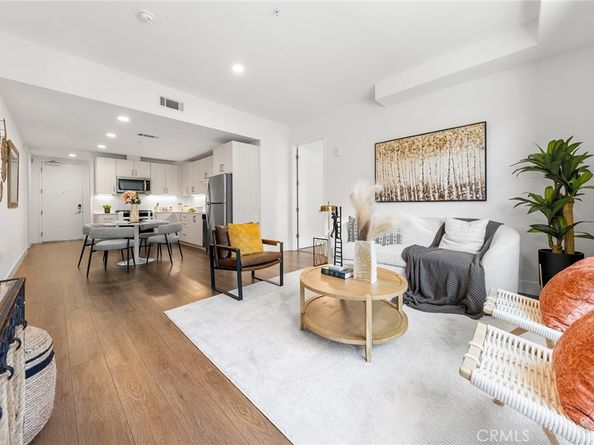 709 E Walnut Street 214, Pasadena CA 91101
