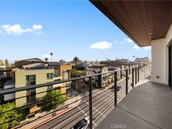 218 N El Molino Avenue