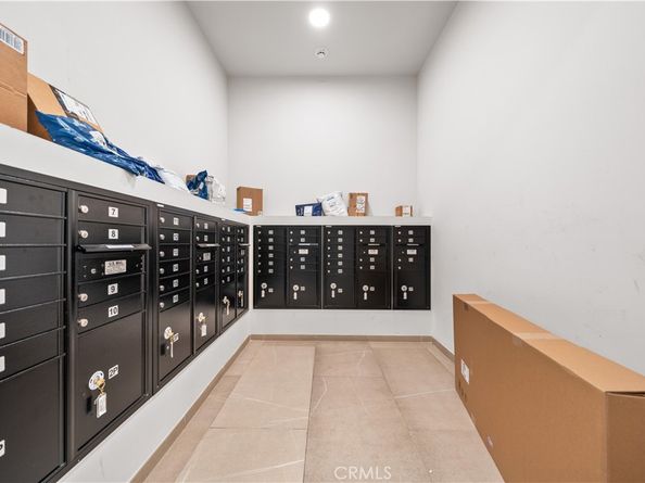 218 N El Molino Avenue 502, Pasadena CA 91101