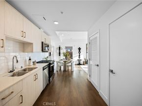 218 N El Molino Avenue 502, Pasadena CA 91101