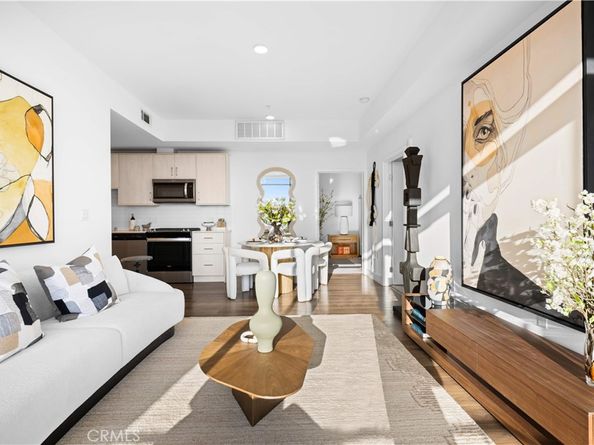 218 N El Molino Avenue 502, Pasadena CA 91101