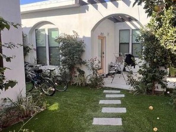 1213 W 24th Street, Los Angeles CA 90007