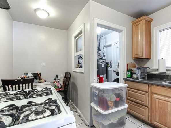 1216 N St Andrews, Los Angeles CA 90038