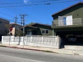 586 W 1st Street, San Pedro CA 90731