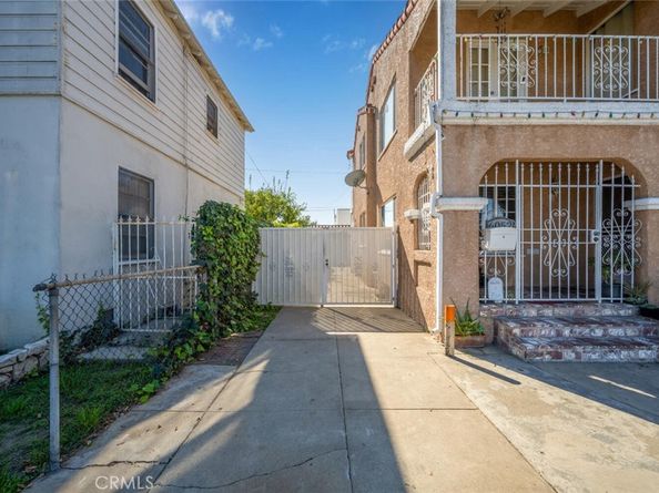 6050 Northside Drive, East Los Angeles CA 90022