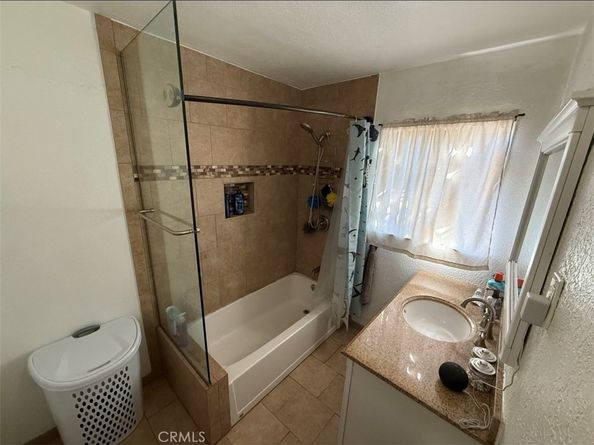 532 Keenan, Los Angeles CA 90022
