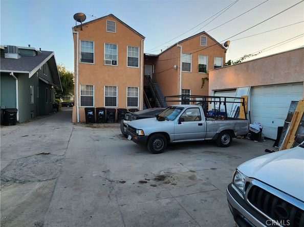 1079 Leighton, Los Angeles CA 90037