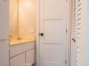 5660 Etiwanda Avenue 1, Tarzana CA 91356