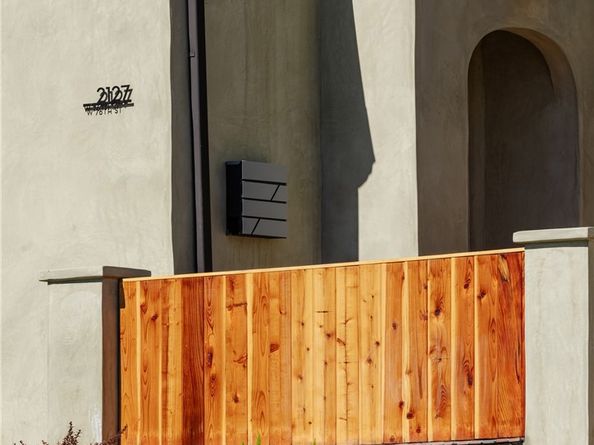 2127 W 76th, Los Angeles CA 90047