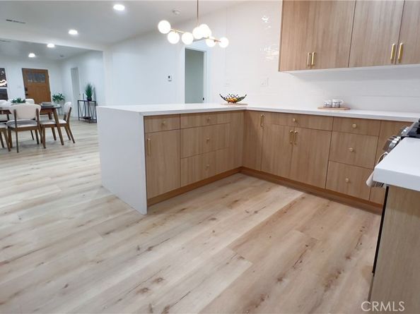 2249 W 30th Street, Los Angeles CA 90018