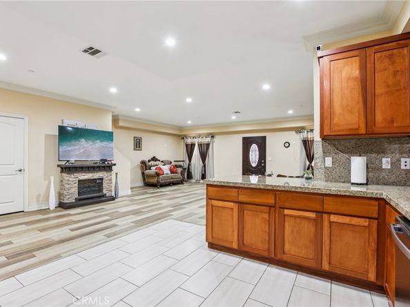 204 E 121st Street, Los Angeles CA 90061