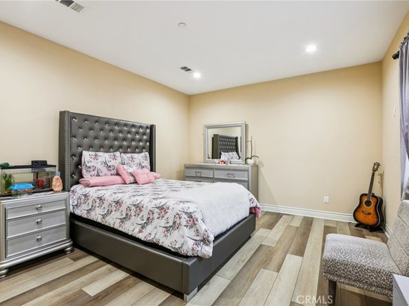 204 E 121st Street, Los Angeles CA 90061