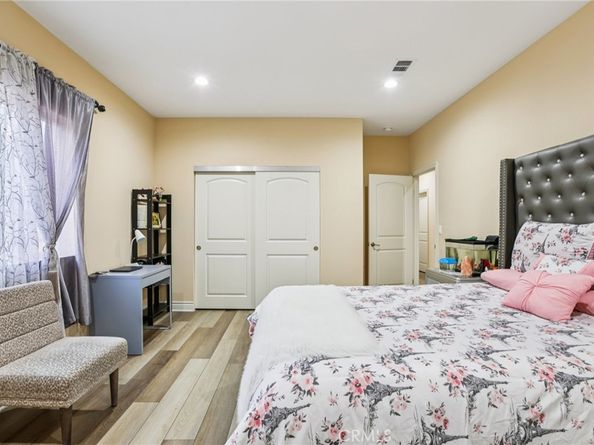 204 E 121st Street, Los Angeles CA 90061