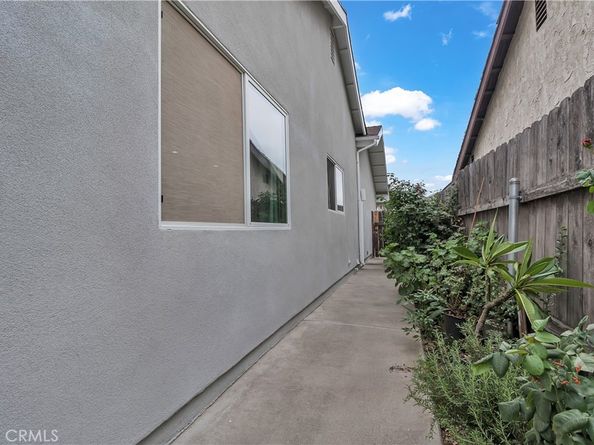 1121 Eucalyptus Lane, Pasadena CA 91103