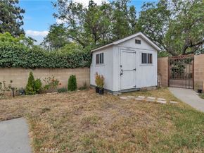 1121 Eucalyptus Lane, Pasadena CA 91103