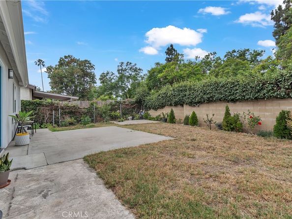 1121 Eucalyptus Lane, Pasadena CA 91103