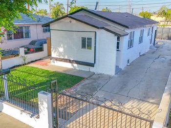 9218 Hooper Avenue