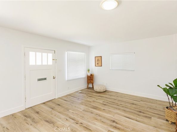 229 La Verne, Long Beach CA 90803
