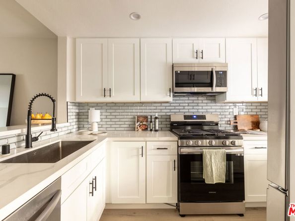 2018 Griffith Park Boulevard 109, Los Angeles CA 90039