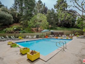 2018 Griffith Park Boulevard 109, Los Angeles CA 90039