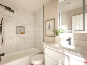 2018 Griffith Park Boulevard 109, Los Angeles CA 90039