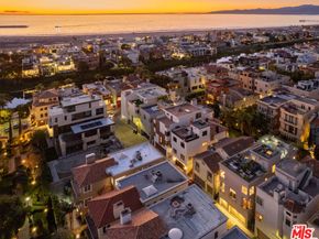 138 Voyage Mall, Marina Del Rey CA 90292