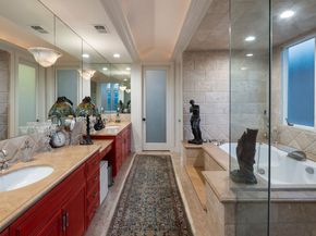 138 Voyage Mall, Marina Del Rey CA 90292